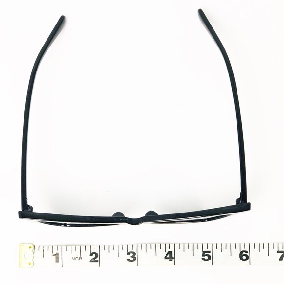 Sunglasses with Triangle Shaped Lenses 80s and 90s style Vibes - Picture 6 of 8